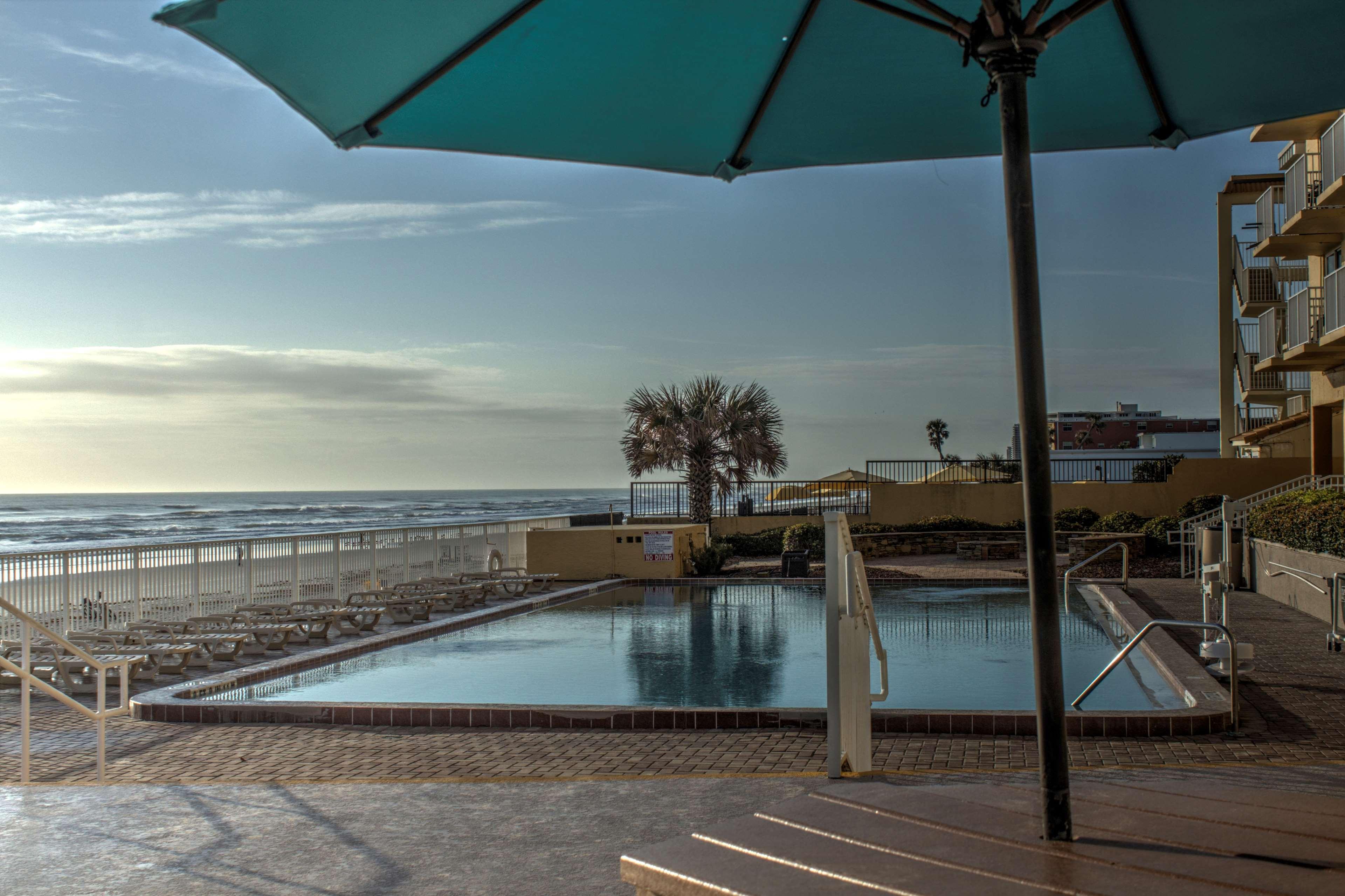 Spark By Hilton Ormond Oceanfront Hotel 3*